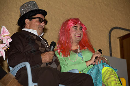 Y sorpresa... un compañero de la mili viene para saludar a José