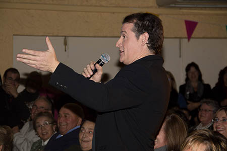 Arturo Portolés cantando 'Noelia' de Nino Bravo