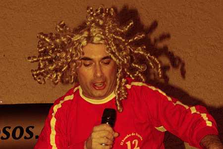 Bisbal salta del escenario