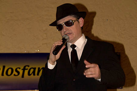 Arturo da las gracias y prepara al público para...