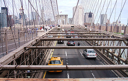 Un puente en la manzana