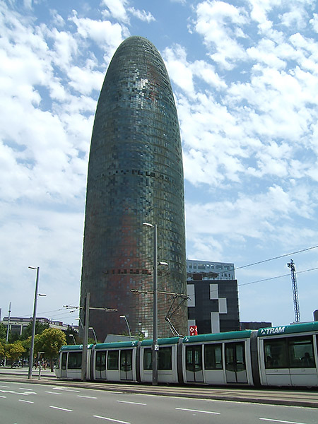 La torre emergente