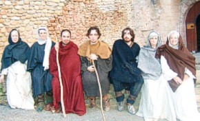Los extras hacían de peregrinos en el Monasterio de San Juan de la Peña