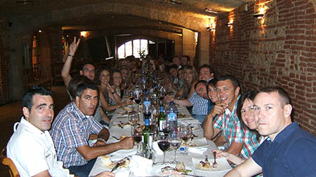 Y una buena mesa de amigos con ganas de pasárselo bien y contar batallitas