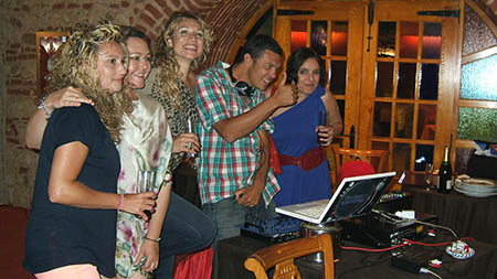 Fiesta ochentera con Dj. Santi Santos