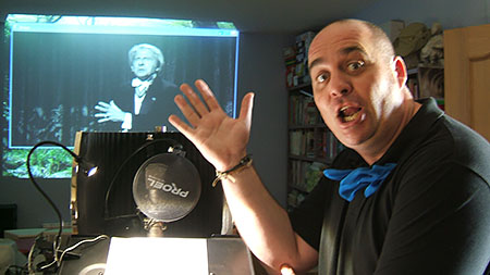 Dani repite y también pone la voz al presentador