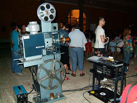 La máquina de proyección, a punto
