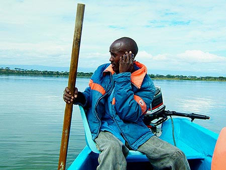 El barquero y su móvil (a la última en 2005)