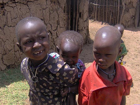 Niños del poblado masai