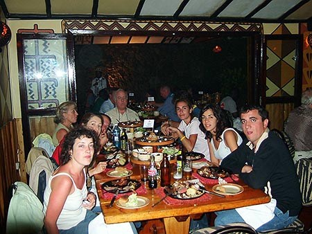 Última cena en el restaurante Carnivore de Kenia